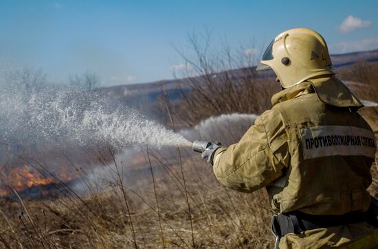 Forest fire fighting training in Primorsky Krai