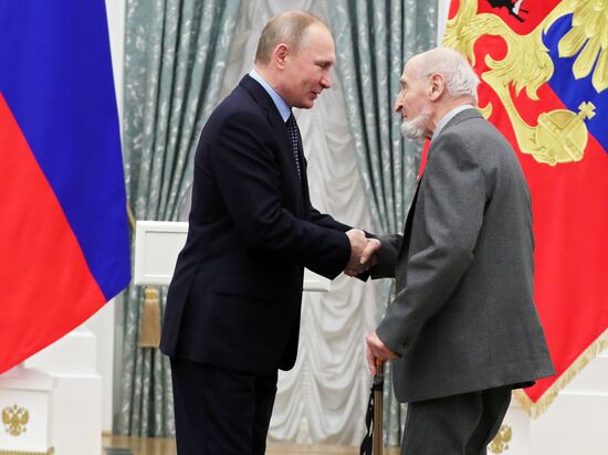 President Vladimir Putin distributes 2016 presidential awards for art for children and young people