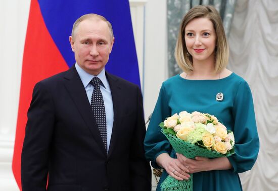 President Vladimir Putin distributes 2016 presidential awards for art for children and young people