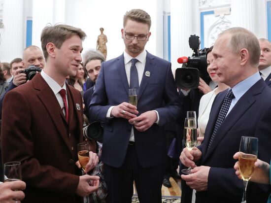 President Vladimir Putin distributes 2016 presidential awards for art for children and young people