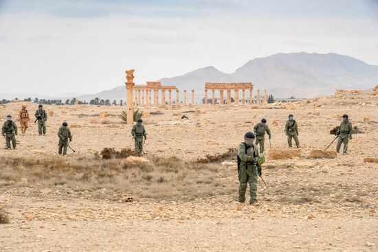 Russian engineers conduct mine clearance operation in Palmyra