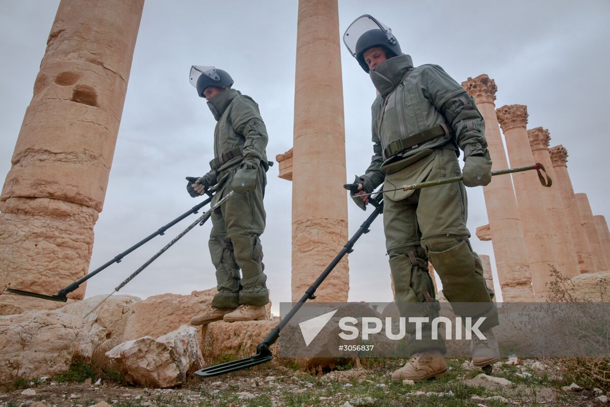 Russian engineers conduct mine clearance operation in Palmyra