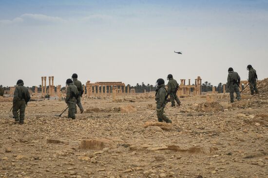 Russian engineers conduct mine clearance operation in Palmyra