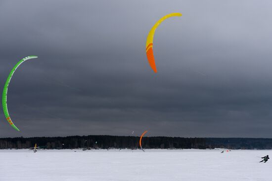 Snow kiteboarding championship in Novosibirsk Region