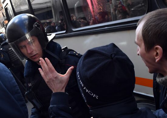Unauthorized anti-corruption rally in Moscow