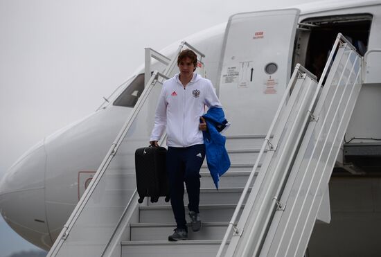 Russian national football team arrives in Sochi