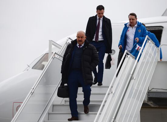 Russian national football team arrives in Sochi