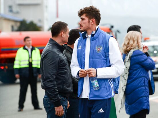 Russian national football team arrives in Sochi