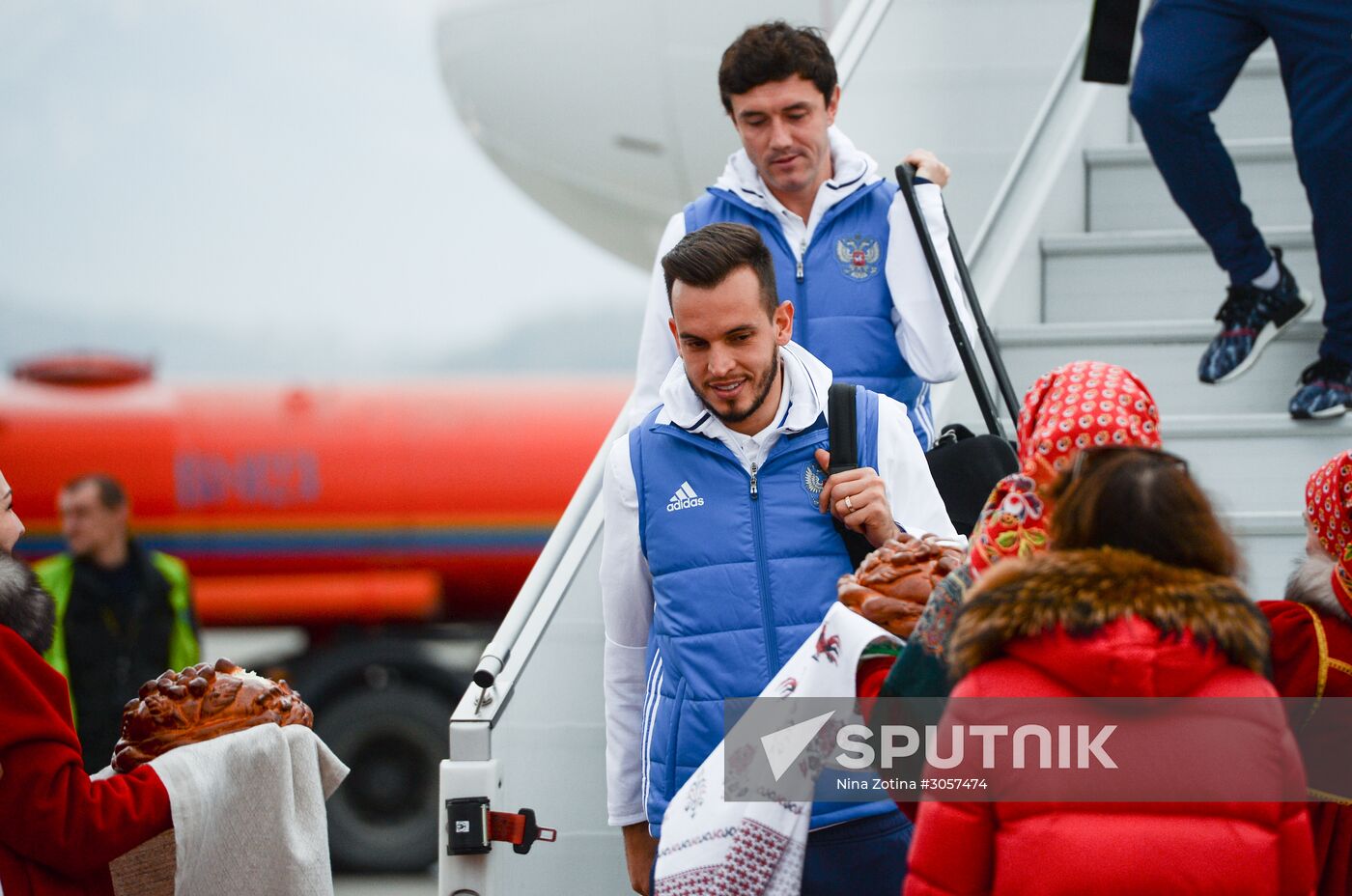 Russian national football team arrives in Sochi