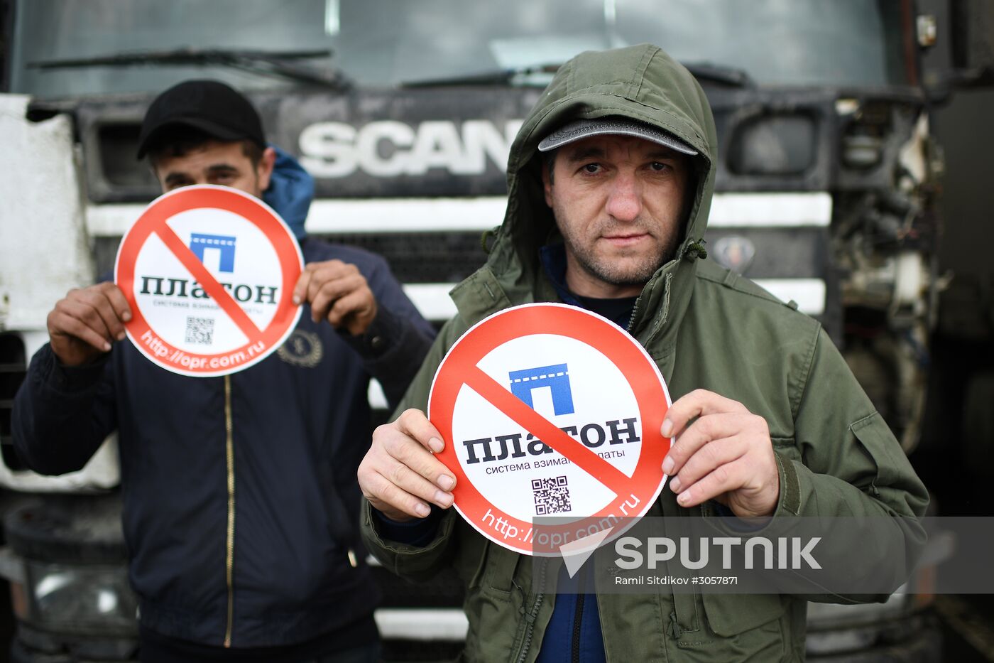Truckers protest against Platon system