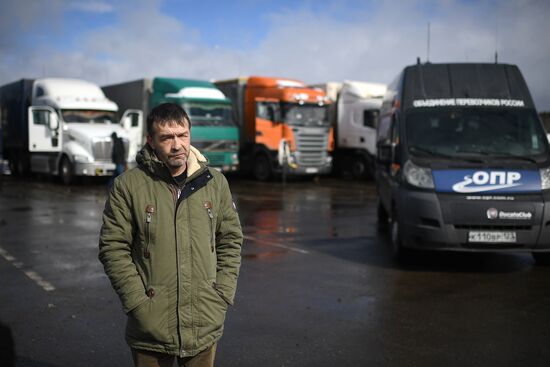 Truckers protest against Platon system