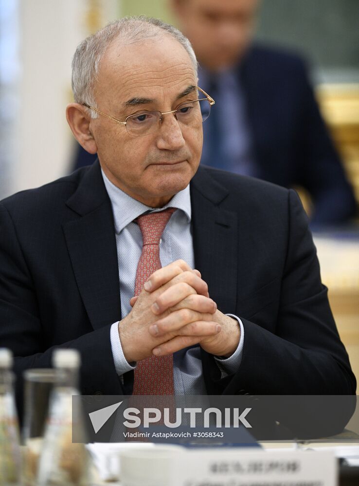 Prosecutor-General Yury Chaika meets with Russian Civic Chamber members