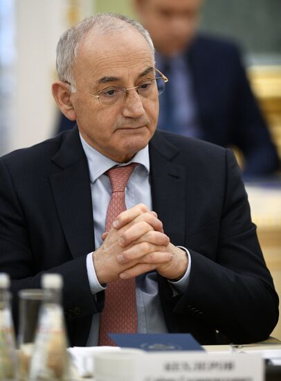 Prosecutor-General Yury Chaika meets with Russian Civic Chamber members