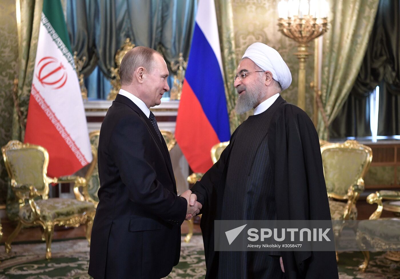 Vladimir Putin meets with Iranian President Hassan Rouhani