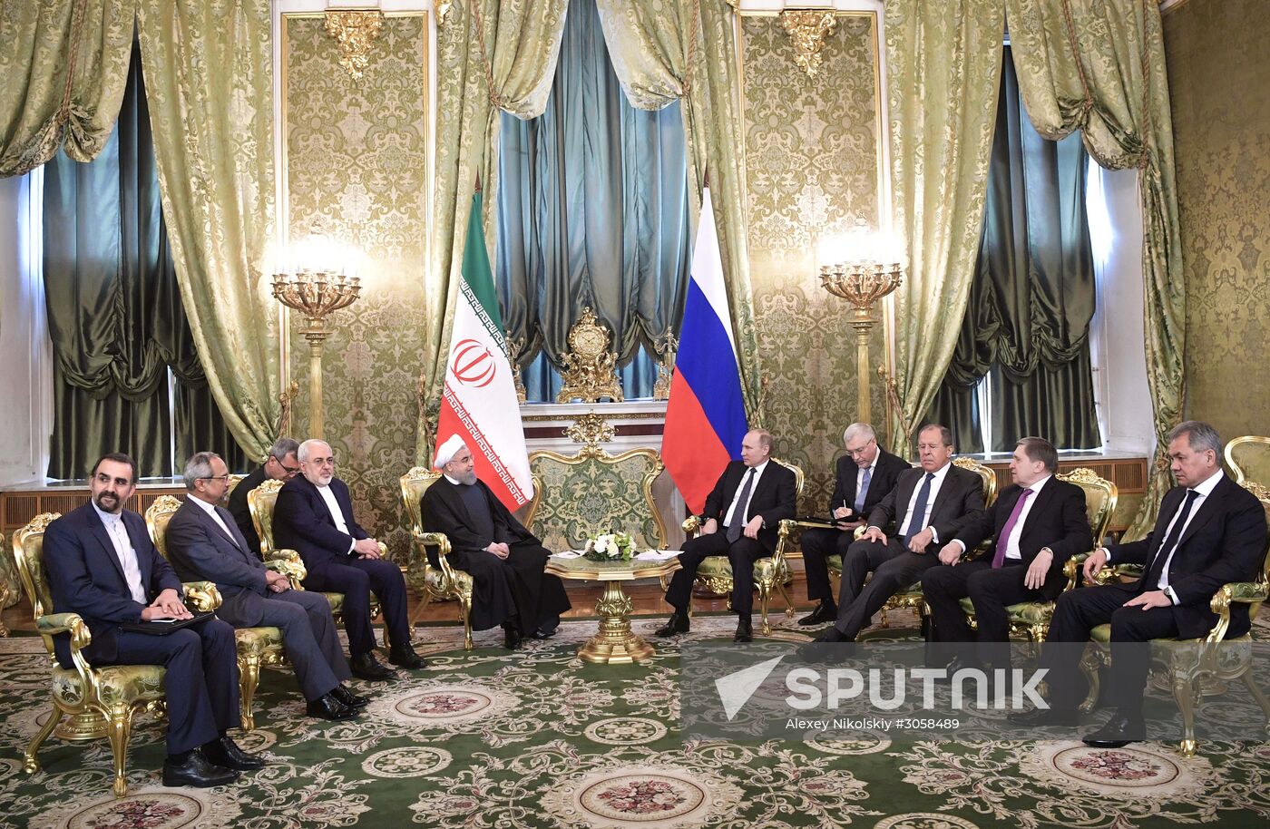 Vladimir Putin meets with Iranian President Hassan Rouhani