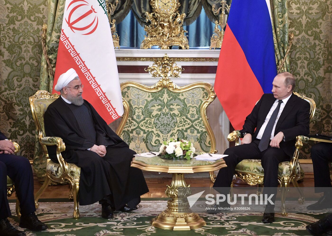 Vladimir Putin meets with Iranian President Hassan Rouhani