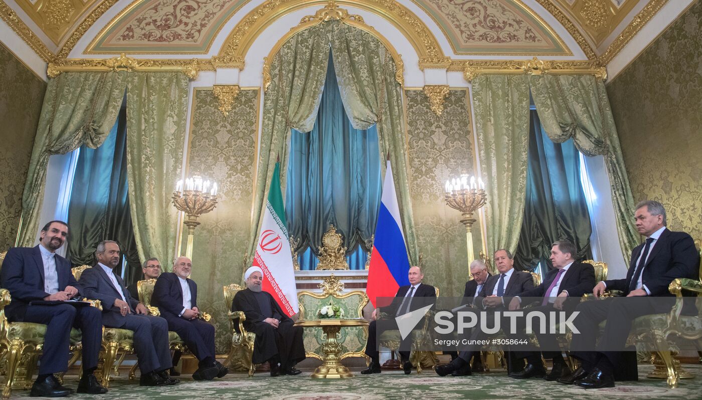 Vladimir Putin meets with Iranian President Hassan Rouhani