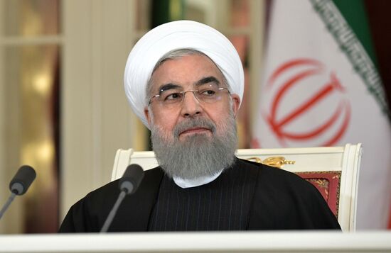 Vladimir Putin meets with Iranian President Hassan Rouhani