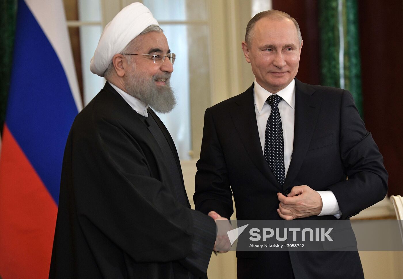 Vladimir Putin meets with Iranian President Hassan Rouhani