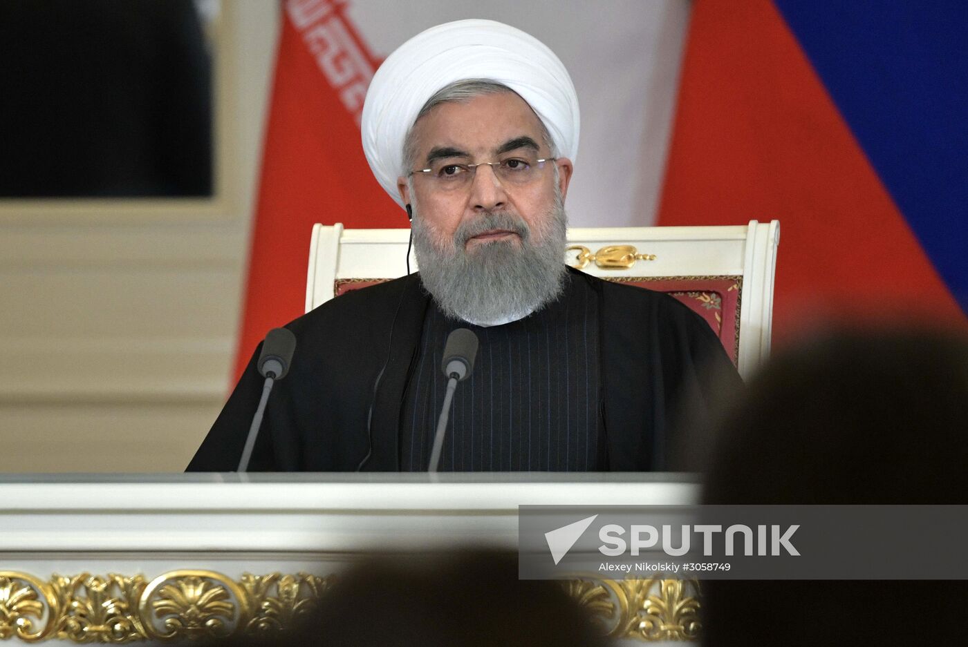 Vladimir Putin meets with Iranian President Hassan Rouhani