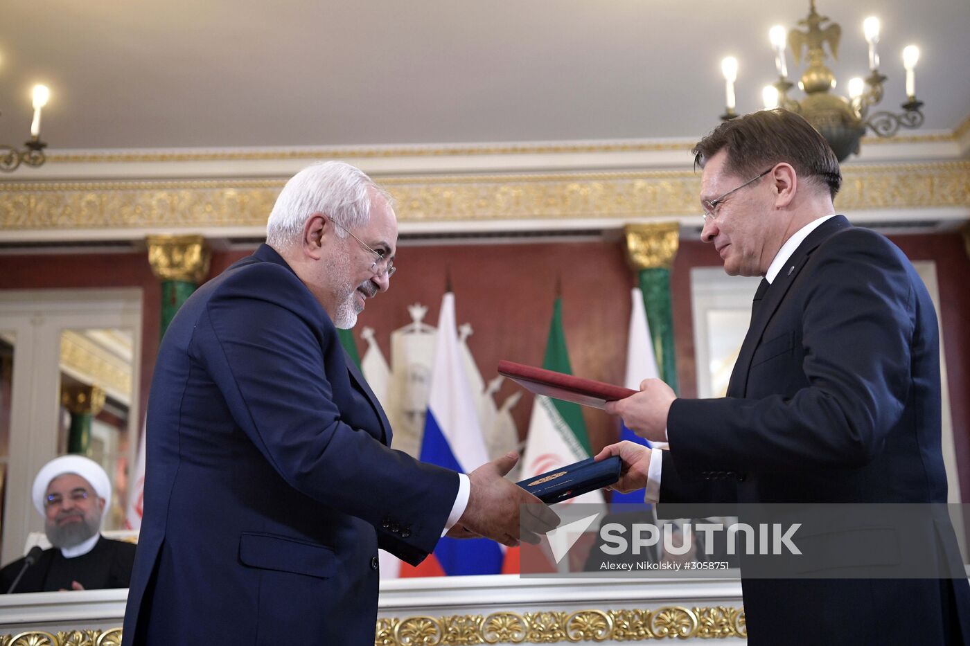 Vladimir Putin meets with Iranian President Hassan Rouhani