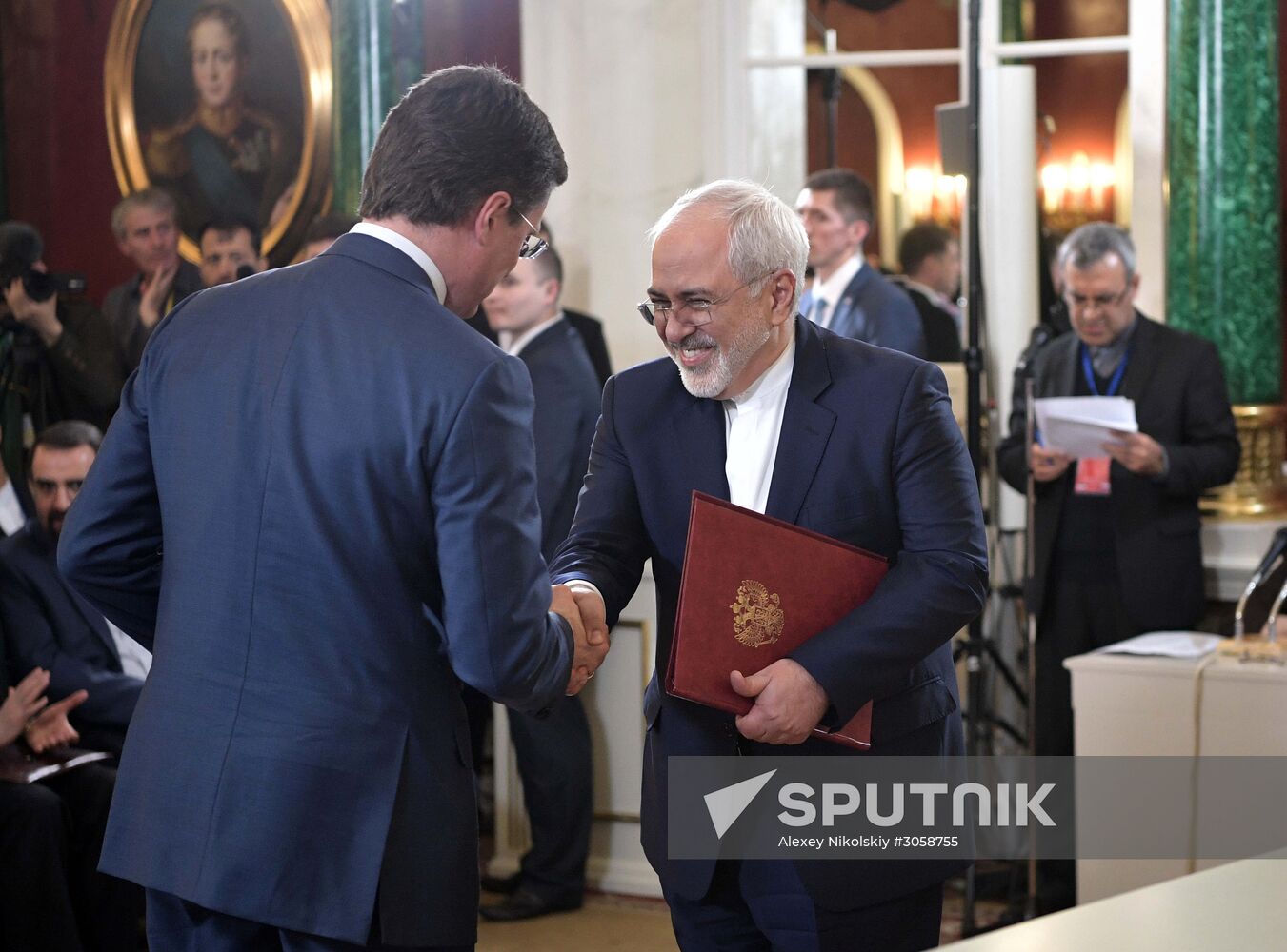 Vladimir Putin meets with Iranian President Hassan Rouhani