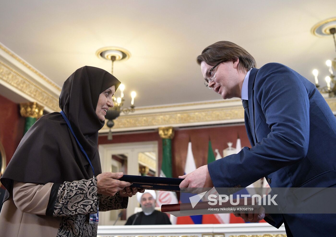 Vladimir Putin meets with Iranian President Hassan Rouhani