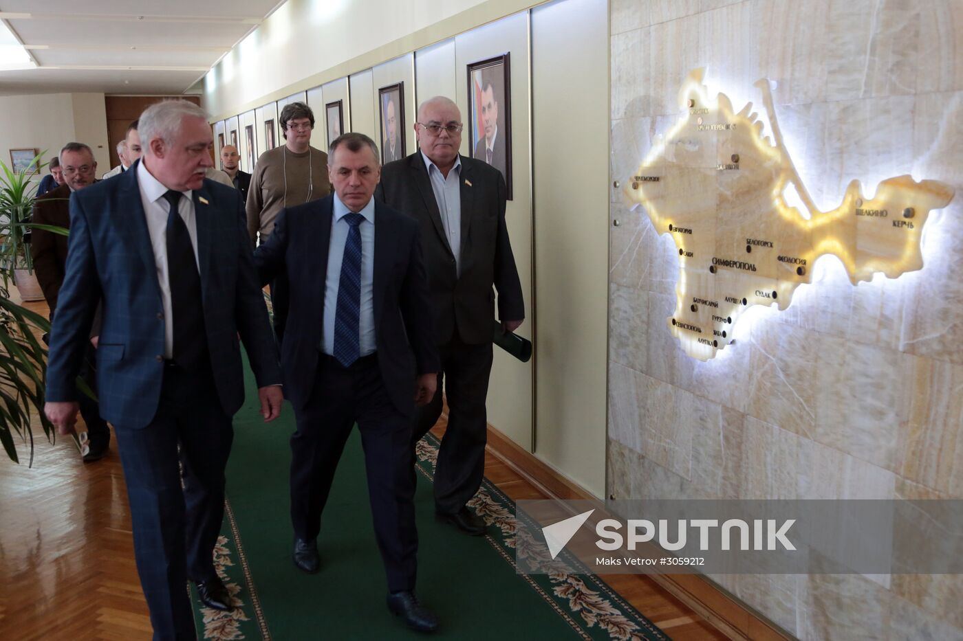 German delegation of politicians and business people arrives in Crimea