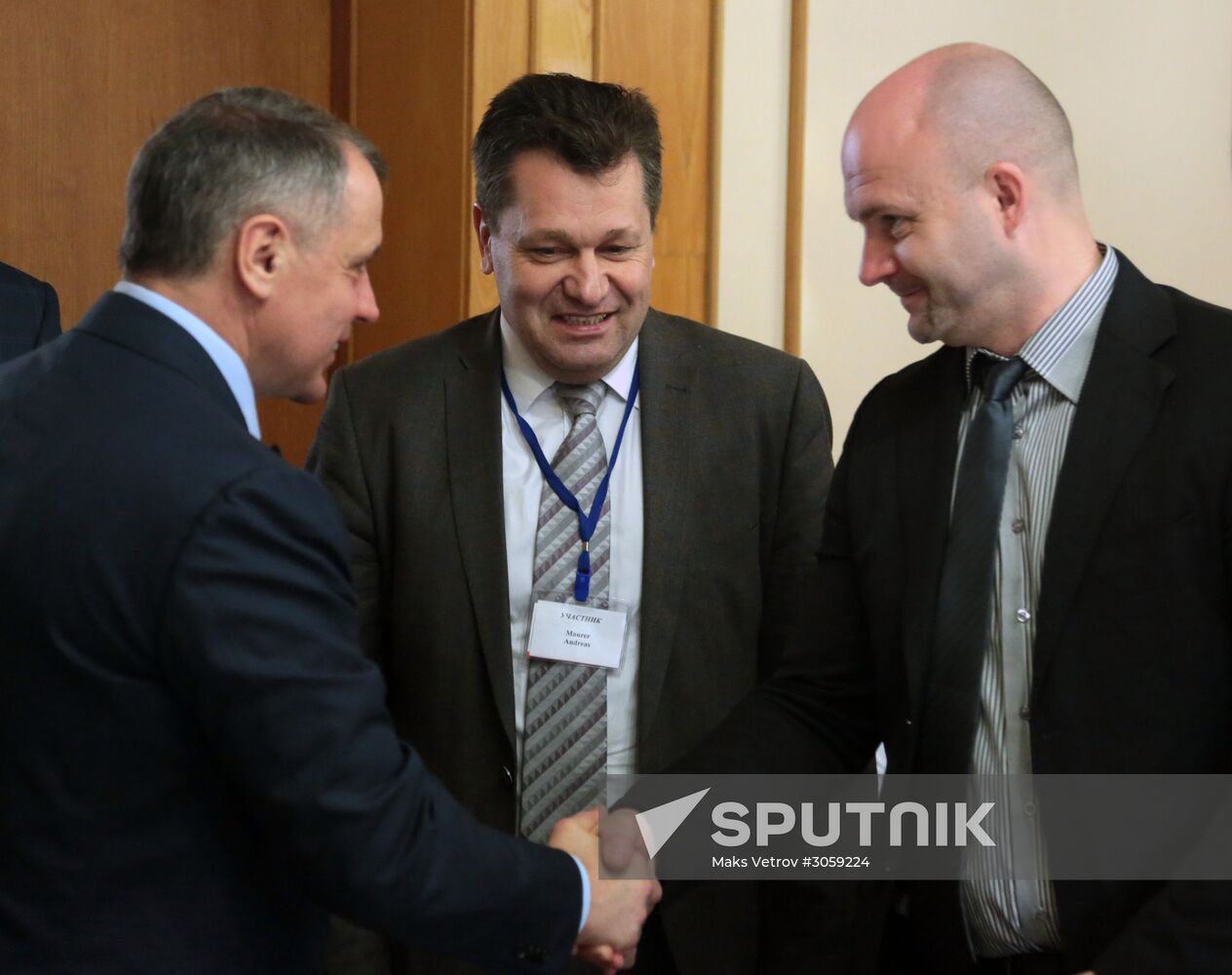 German delegation of politicians and business people arrives in Crimea