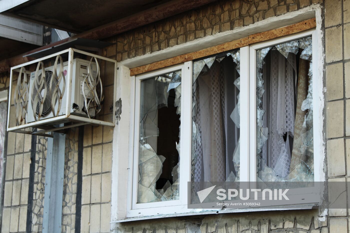 Donetsk shelling aftermath