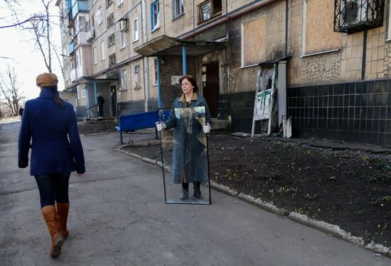 Donetsk shelling aftermath