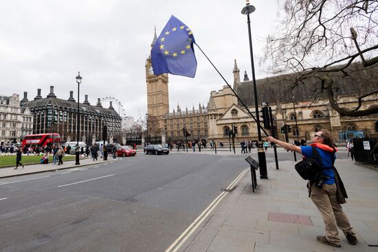 UK launches Brexit process