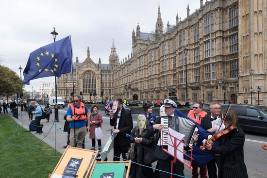 UK launches Brexit process
