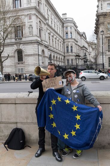 UK launches Brexit process