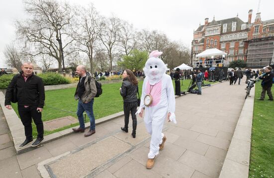 UK launches Brexit process