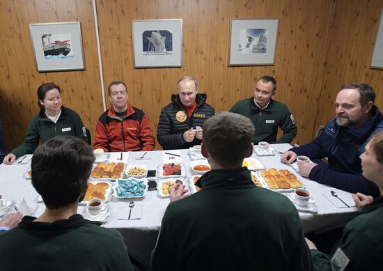 President Vladimir Putin and Prime Minister Dmitry Medvedev visit Northwestern Federal District