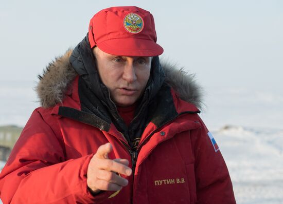 President Vladimir Putin and Prime Minister Dmitry Medvedev visit Northwestern Federal District