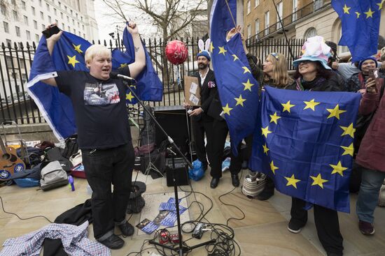 UK launches Brexit process