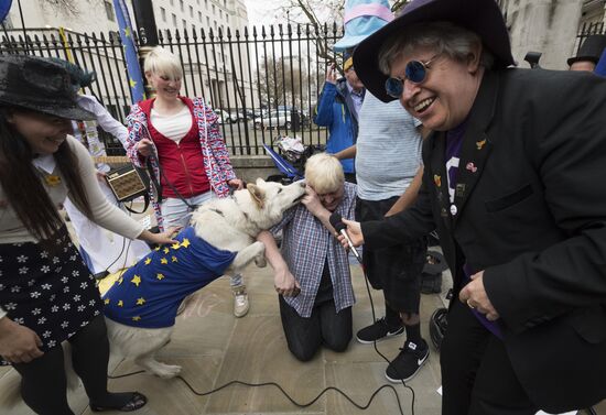 UK launches Brexit process