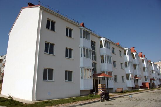 People move from the Kerch Bridge construction area to new homes