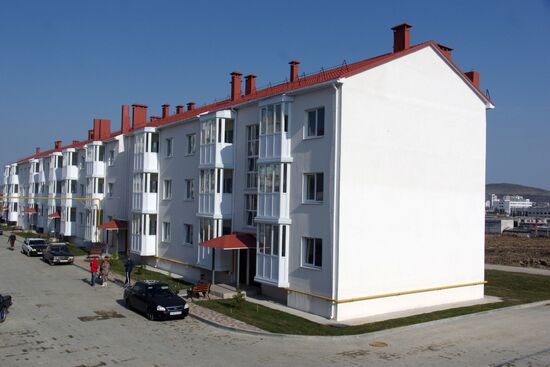 People move from the Kerch Bridge construction area to new homes