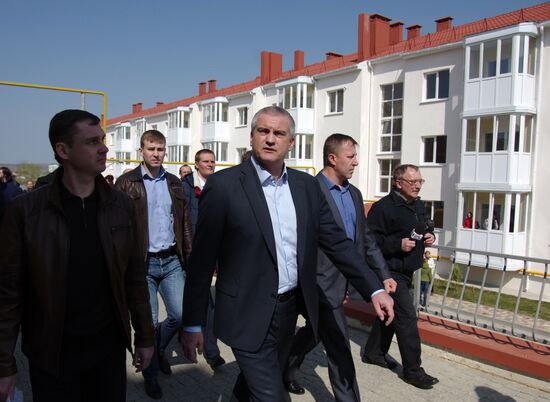 People move from the Kerch bridge construction area to new homes