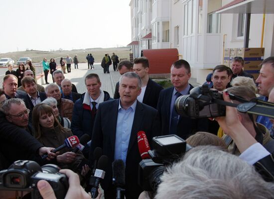 People move from the Kerch bridge construction area to new homes