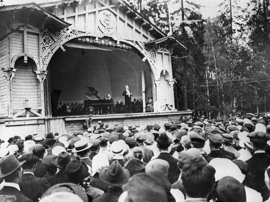 Concert by Feodor Chaliapin in Orekhovo-Zuevo