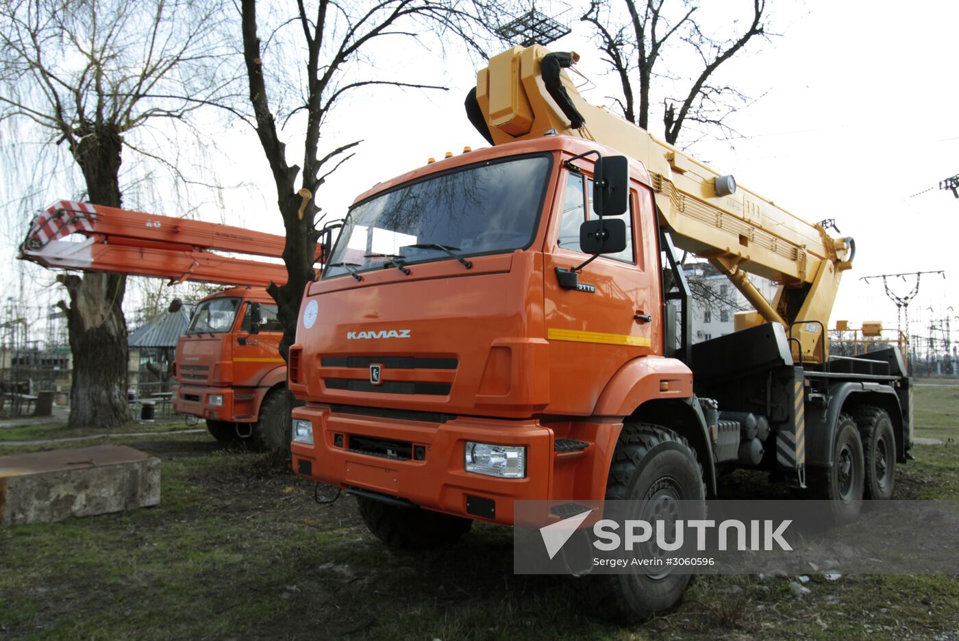 Russia's humanitarian aid convoy arrives in Donetsk