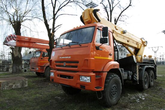 Russia's humanitarian aid convoy arrives in Donetsk
