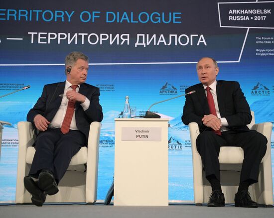 Russian President Vladimir Putin visits The Arctic: Territory of Dialogue international forum