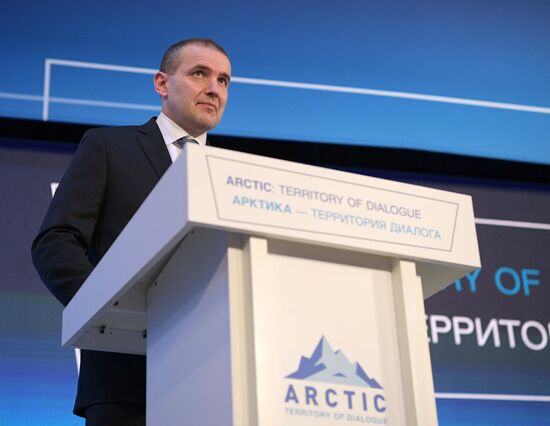 Russian President Vladimir Putin visits The Arctic: Territory of Dialogue international forum