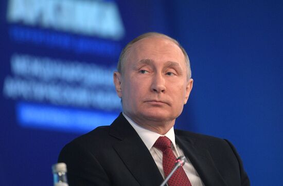 Russian President Vladimir Putin visits The Arctic: Territory of Dialogue international forum