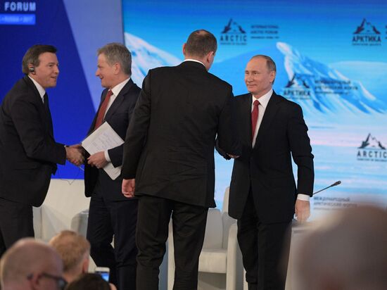 Russian President Vladimir Putin visits The Arctic: Territory of Dialogue international forum